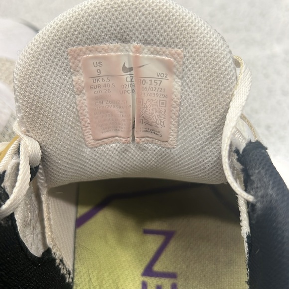 Nike Metcons - Picture 6 of 7